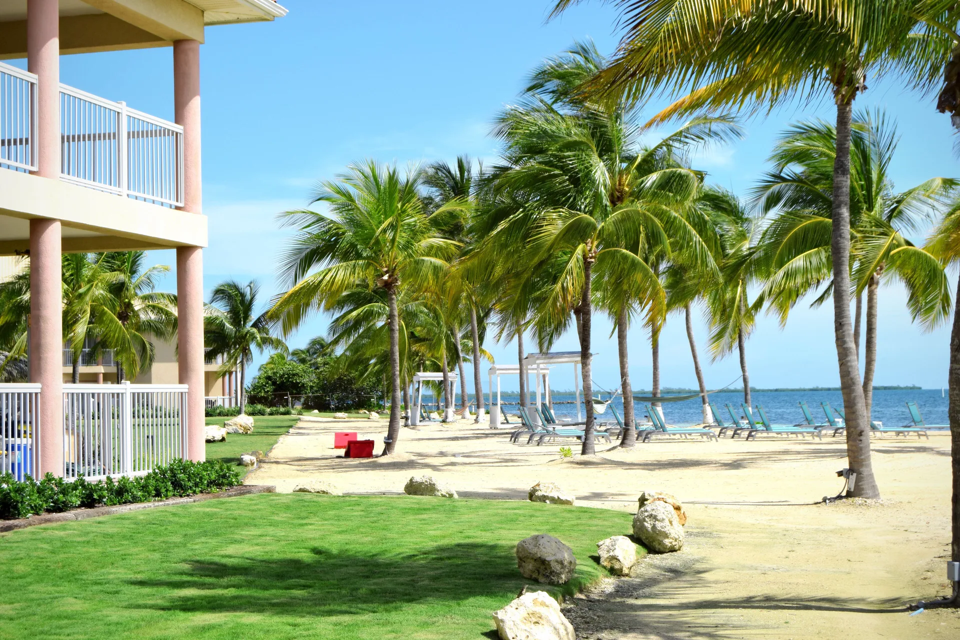 Holiday Inn Resort Grand Cayman family-friendly resort with waterfront setting and relaxed island atmosphere