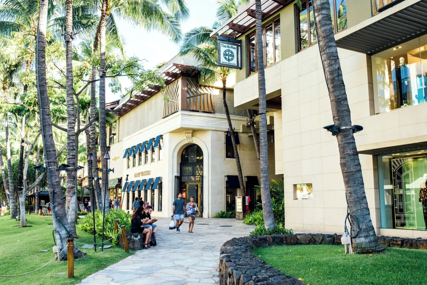 Royal Hawaiian Center 5 Min Walk