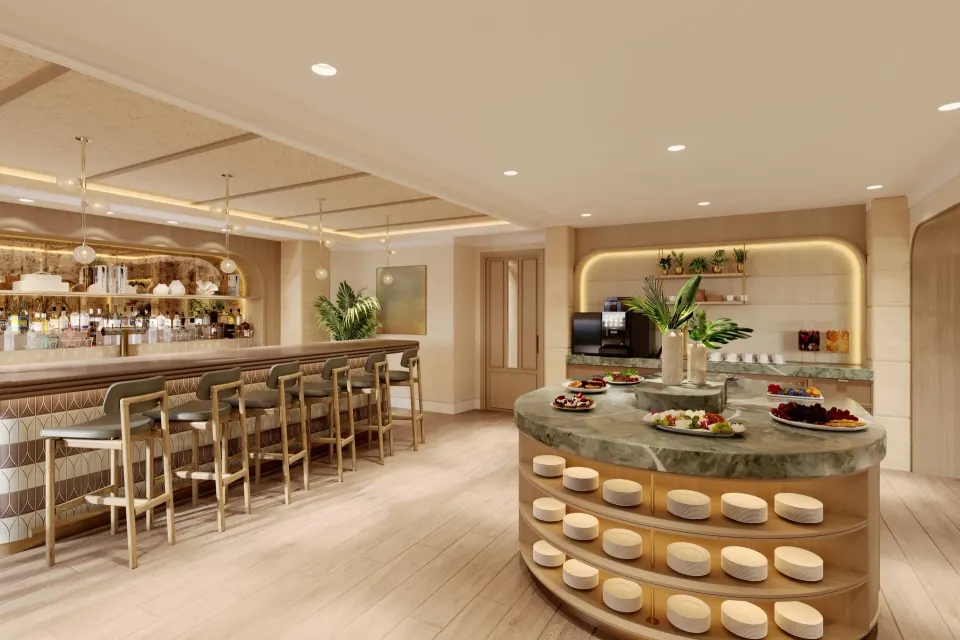 Imperial Club lounge bar and buffet island at The Royal at Atlantis.