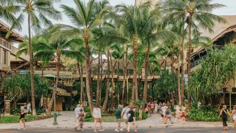 Royal Hawaiian Center 1 Min Walk