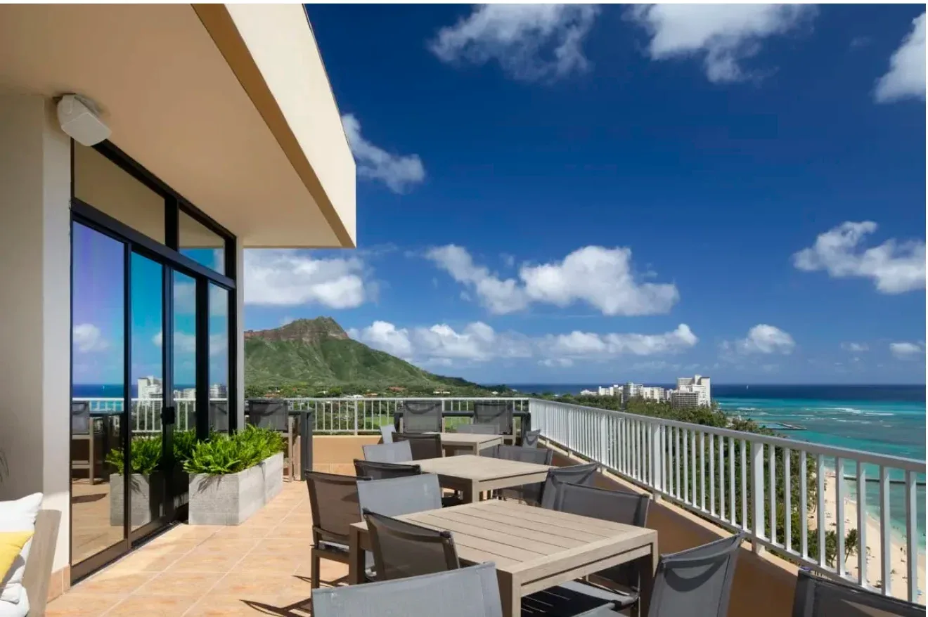 Coconut Club at The Twin Fin Hotel