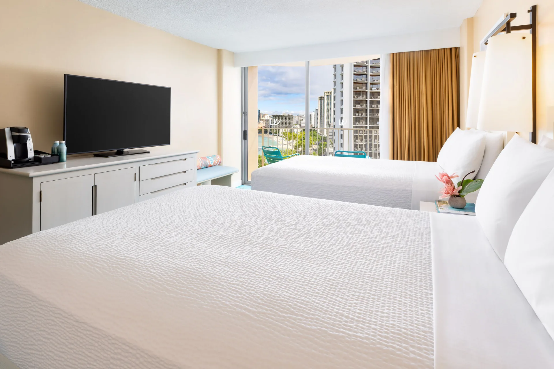 Ocean View with Lanai Room at The Twin Fin Hotel with two beds, private balcony, and Pacific Ocean views in Waikiki Beach.