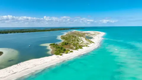 Mujeres Beach 5 Min Drive