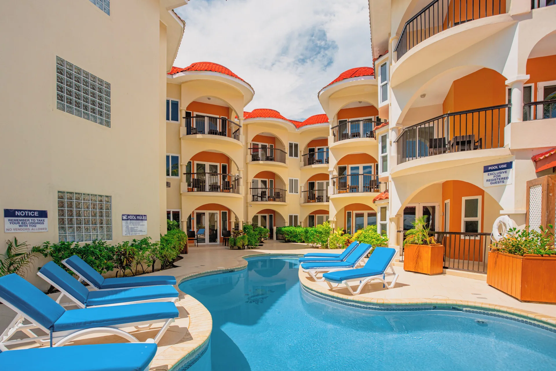 Sunbreeze Suites beachfront San Pedro Belize suites with kitchens and central island location
