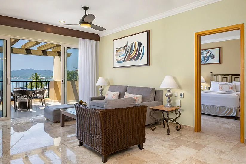 Three Bedroom Suite Official 3