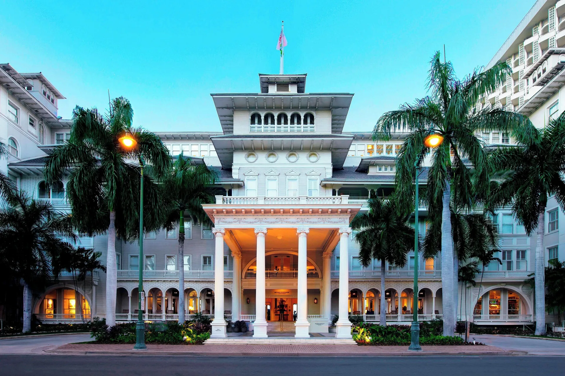 Moana Surfrider Waikiki Beach historic oceanfront resort with spa and veranda setting