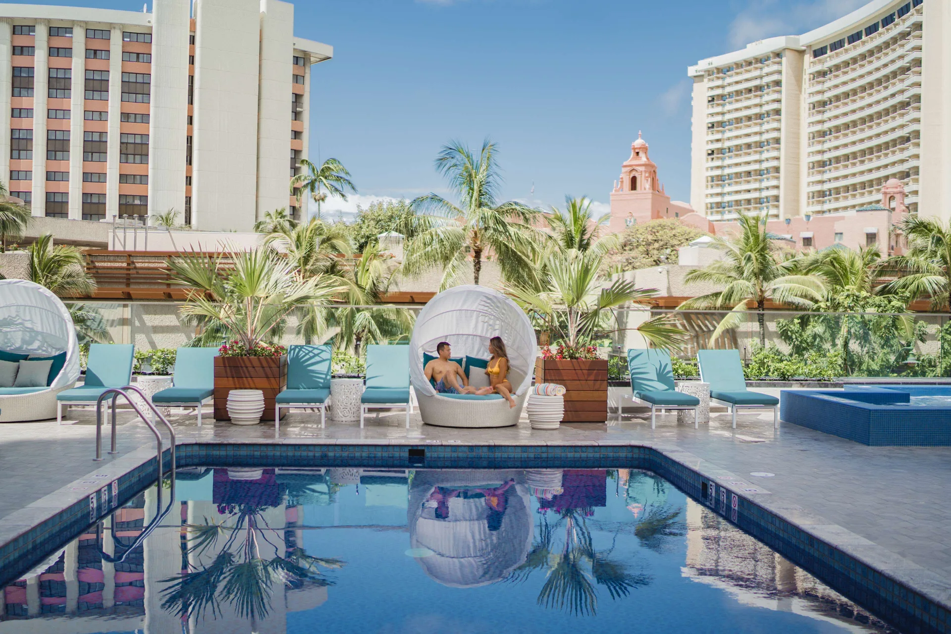 OUTRIGGER Waikiki Beachcomber Hotel modern Waikiki hotel with pool and central location
