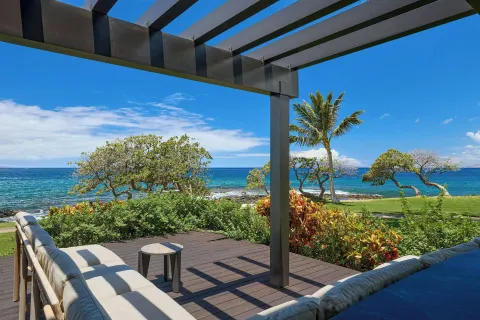 Ocean view terrace with cushioned seating at Wailea Beach Resort - Marriott, Maui.
