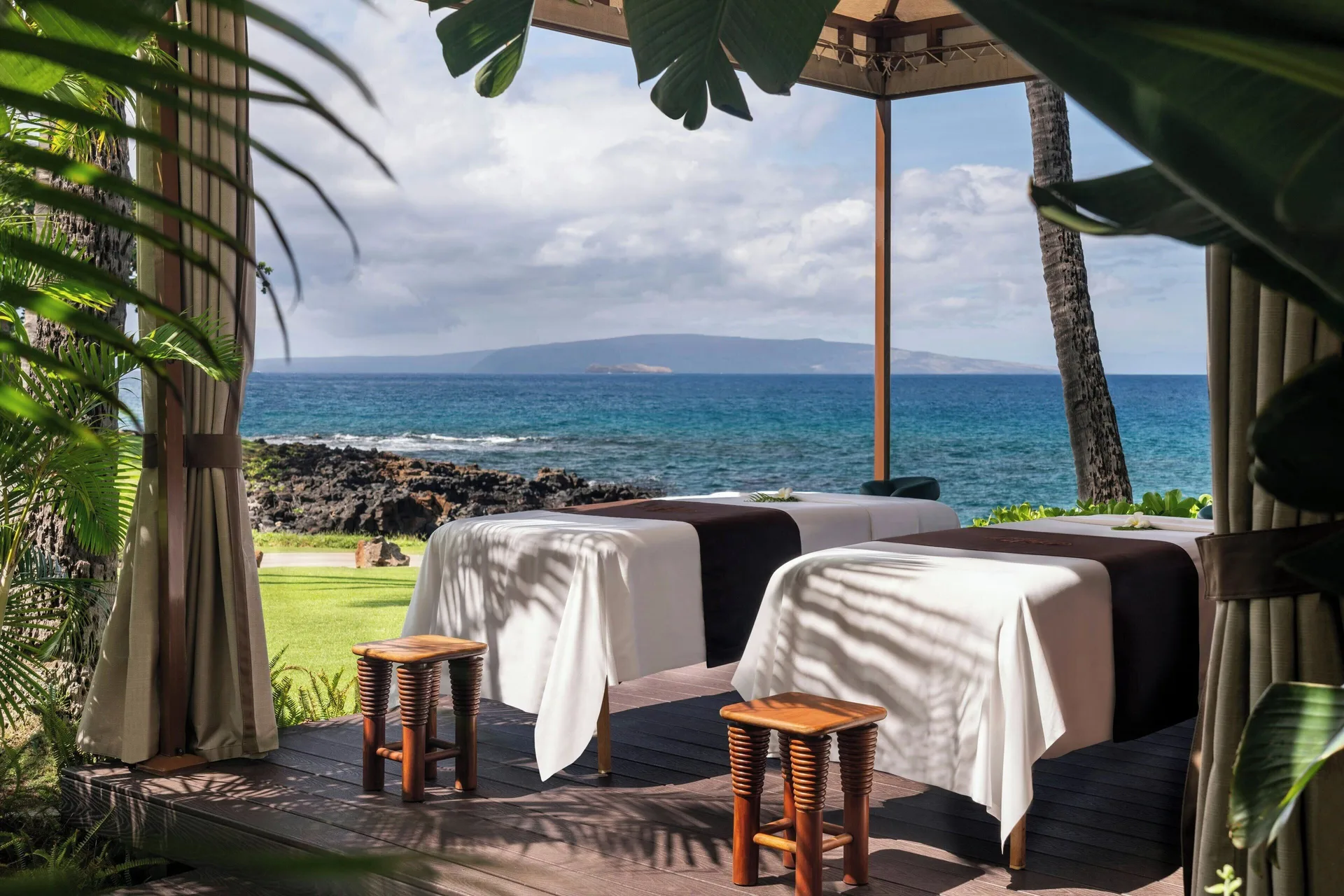 Open-air oceanfront massage cabana at Wailea Beach Resort - Marriott, Maui.