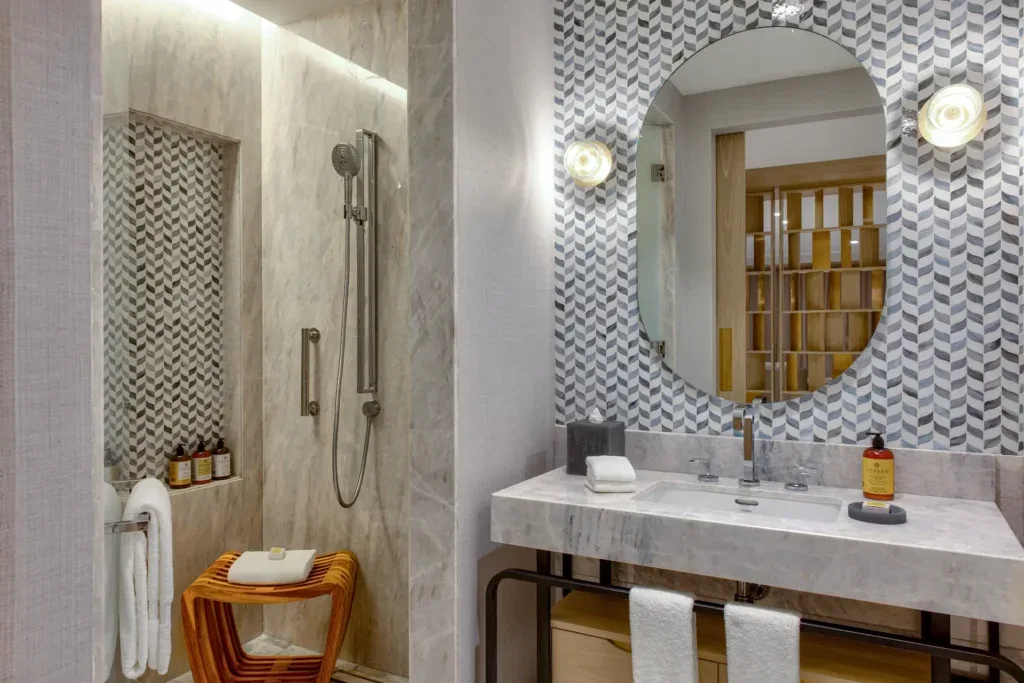 Oceanfront Swim Up Master Suite Official 3
