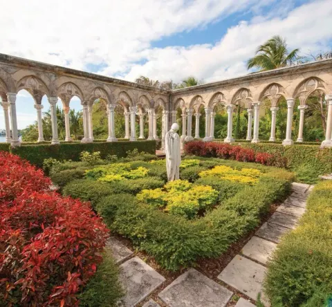 Versailles Gardens 15 Min Walk