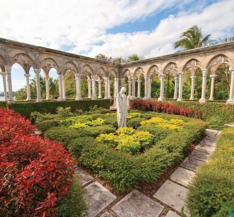Versailles Gardens 15 Min Walk