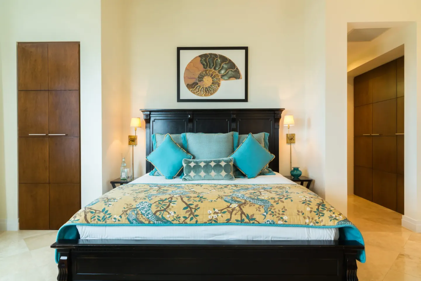 Premier Oceanfront Three Bedroom Suite Official 5