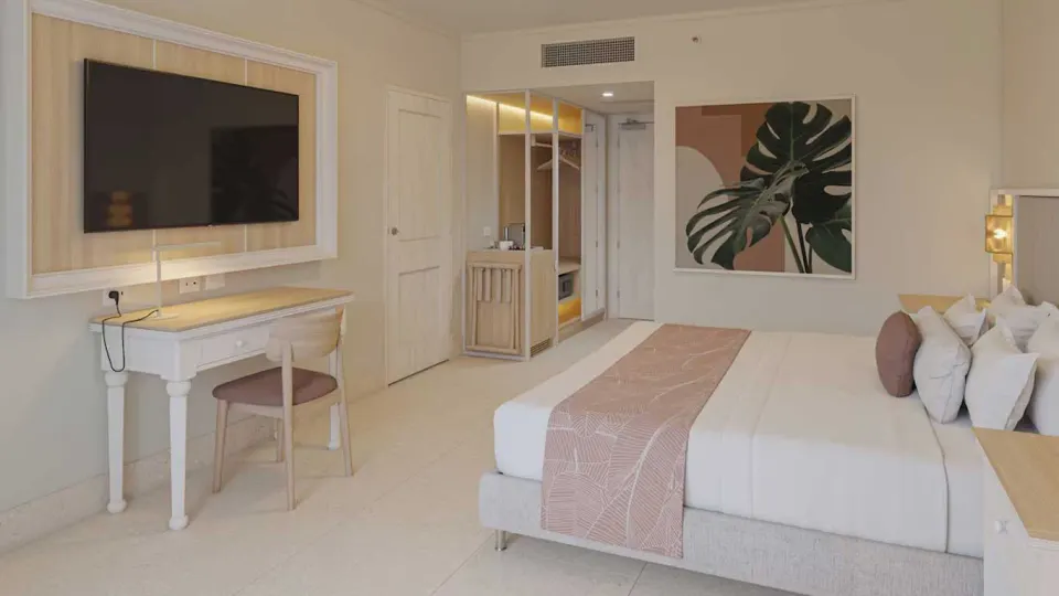 Standard Swim Out Room Official 4