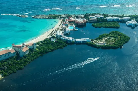 Nichupte Lagoon 5 Min Walk
